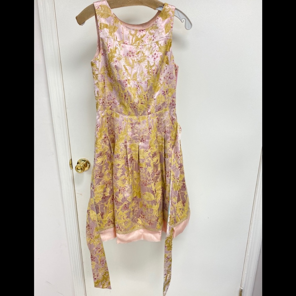 Kay Unger pink gold sleeveless dress with belt